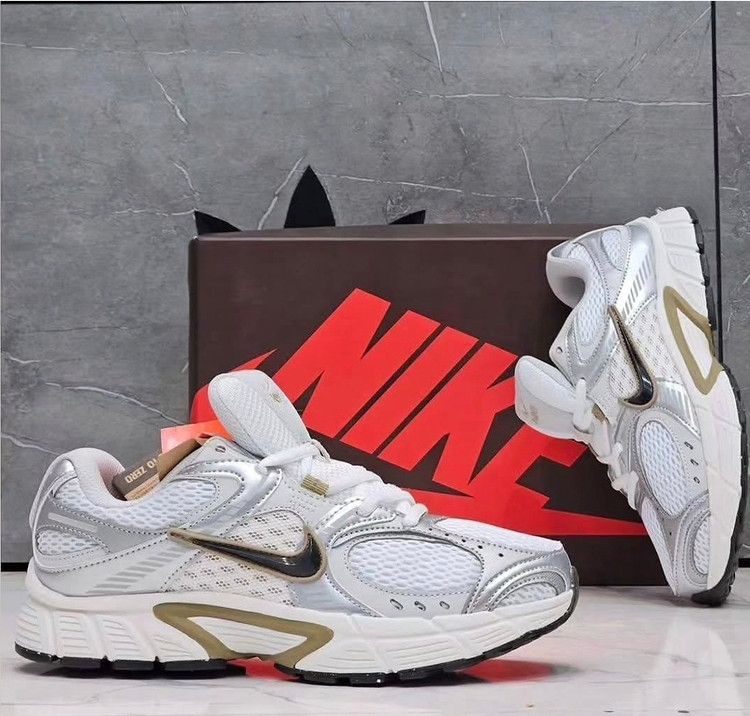 کتونی مردانه نایک وی فایو کی Nike v5k run ساخت ویتنام وارداتی سایز۳۹ الی ۴۵ضمانت کیفیت کالا فروش تکی و عمده