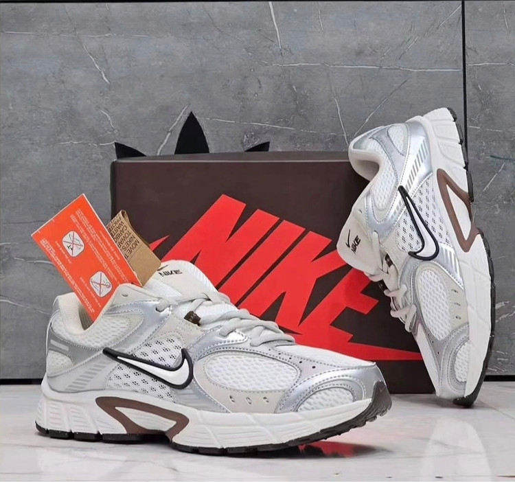 کتونی مردانه نایک وی فایو کی Nike v5k run ساخت ویتنام وارداتی سایز۳۹ الی ۴۵ضمانت کیفیت کالا فروش تکی و عمده