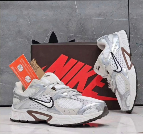 کتونی مردانه نایک وی فایو کی Nike v5k run ساخت ویتنام وارداتی سایز۳۹ الی ۴۵ضمانت کیفیت کالا فروش تکی و عمده