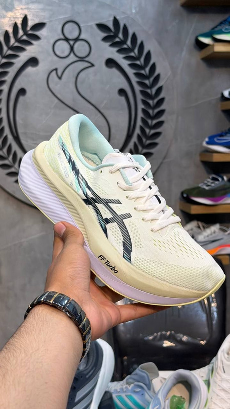 اسیکس مجیک اسپیدASICS Magic Speed 4 ساخت ویتنام وارداتی سایز40 الی۴۵فروش تکی و عمده ضمانت کیفیت کالا