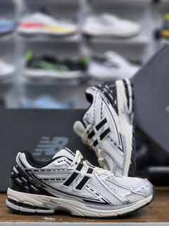 کتونی نیوبالانس ۱۹۰۶ Newbalance 1906 ساخت ویتنام وارداتی سایز ۳۸ الی ۴۵ فروش تکی و عمده ضمانت کیفیت کالا