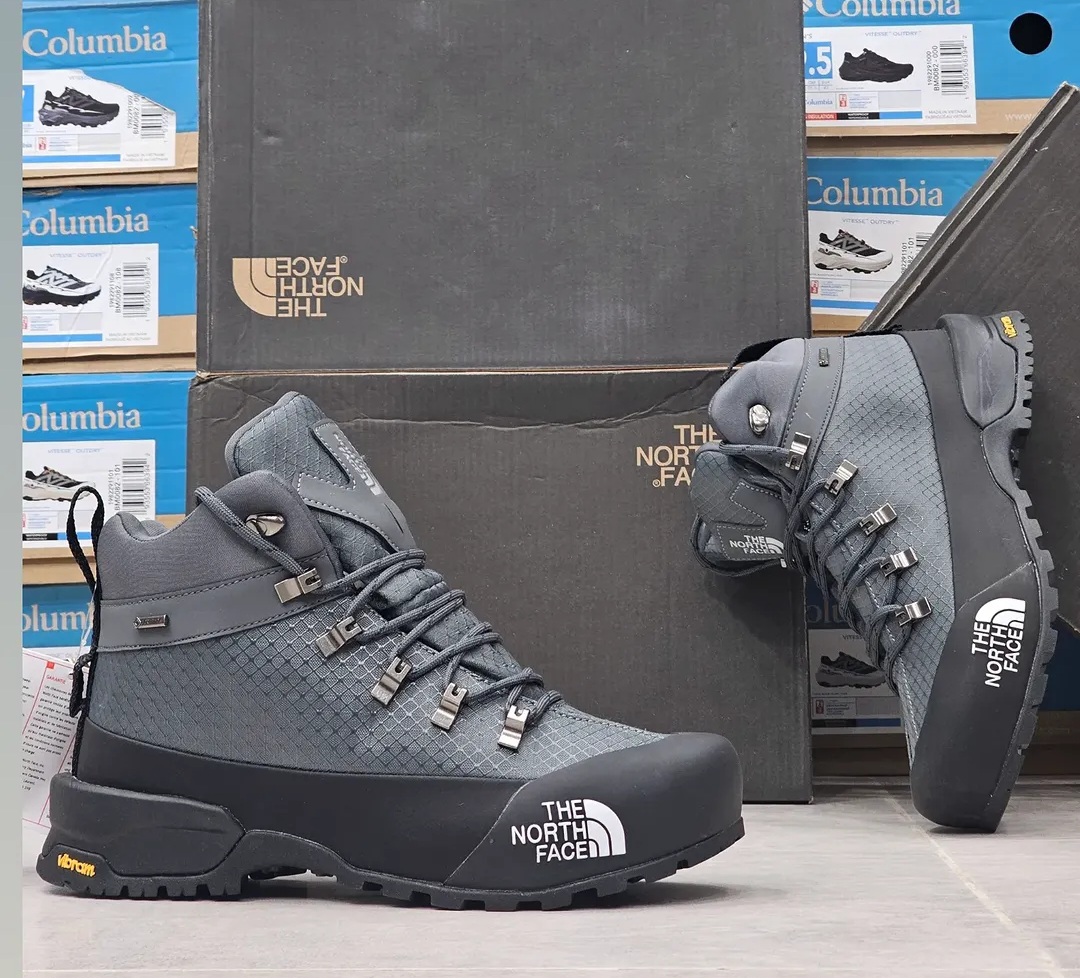 نورث فیس کوهنوردی و طبیعت گردی The North Face SOUKUUسایز ۴۰ الی ۴۵ضد آب و رویه گورتکس زیره ویبرام ضمانت کیفیت کالا فروش تکی و عمده