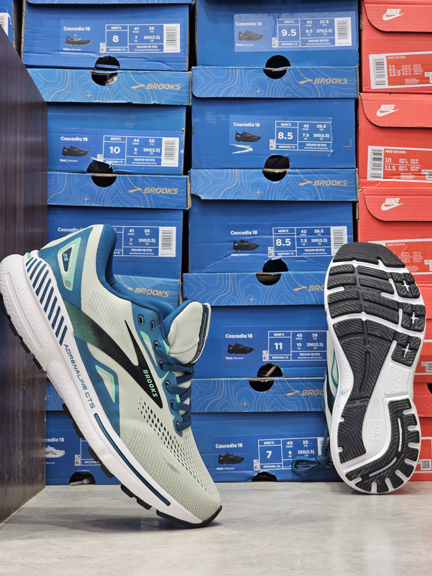 کتونی بروکس آدرنالین۲۳ Brooks Adrenaline۲۳ساخت ویتنام وارداتی سایز۴۰ الی ۴۵فروش تکی و عمده ضمانت کیفیت کالا