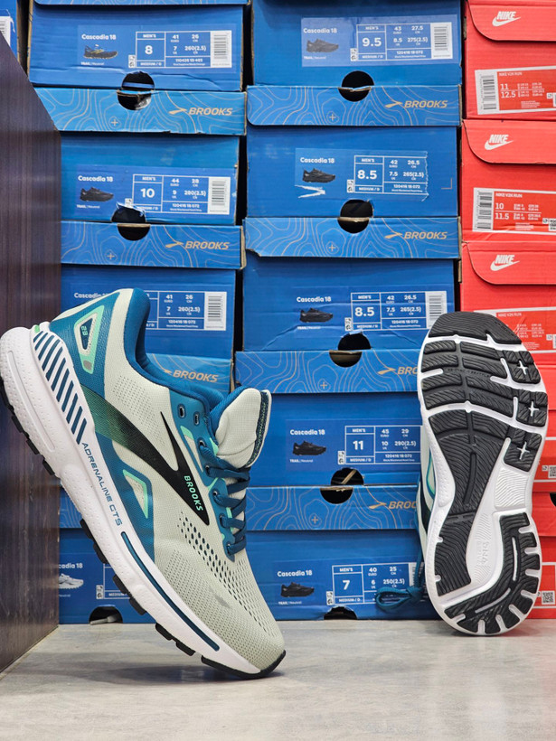 کتونی بروکس آدرنالین۲۳ Brooks Adrenaline۲۳ساخت ویتنام وارداتی سایز۴۰ الی ۴۵فروش تکی و عمده ضمانت کیفیت کالا