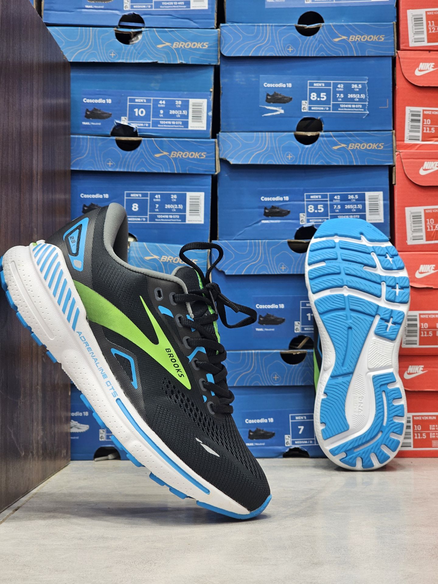 کتونی بروکس آدرنالین۲۳ Brooks Adrenaline۲۳ساخت ویتنام وارداتی سایز۴۰ الی ۴۵فروش تکی و عمده ضمانت کیفیت کالا