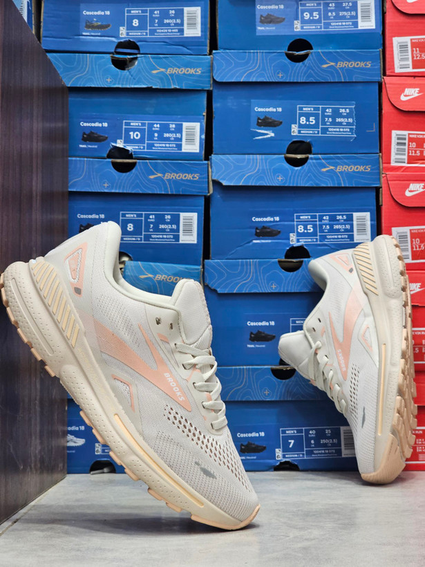 کتونی بروکس آدرنالین۲۳ Brooks Adrenaline۲۳ساخت ویتنام وارداتی سایز۴۰ الی ۴۵فروش تکی و عمده ضمانت کیفیت کالا