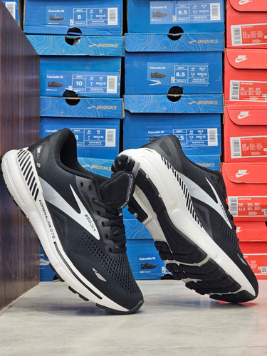 کتونی بروکس آدرنالین۲۳ Brooks Adrenaline۲۳ساخت ویتنام وارداتی سایز۴۰ الی ۴۵فروش تکی و عمده ضمانت کیفیت کالا