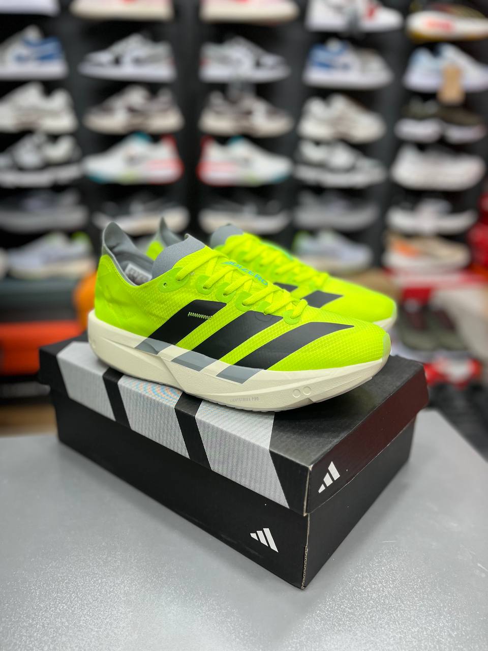 خرید کتونی آدیداس آدیزیرو تاکومی ۱۱ Adidas Adizero Takumi Sen 11 ساخت ویتنام وارداتی سایز40الی ۴۵ضمانت کیفیت کالا فروش تکی و عمده