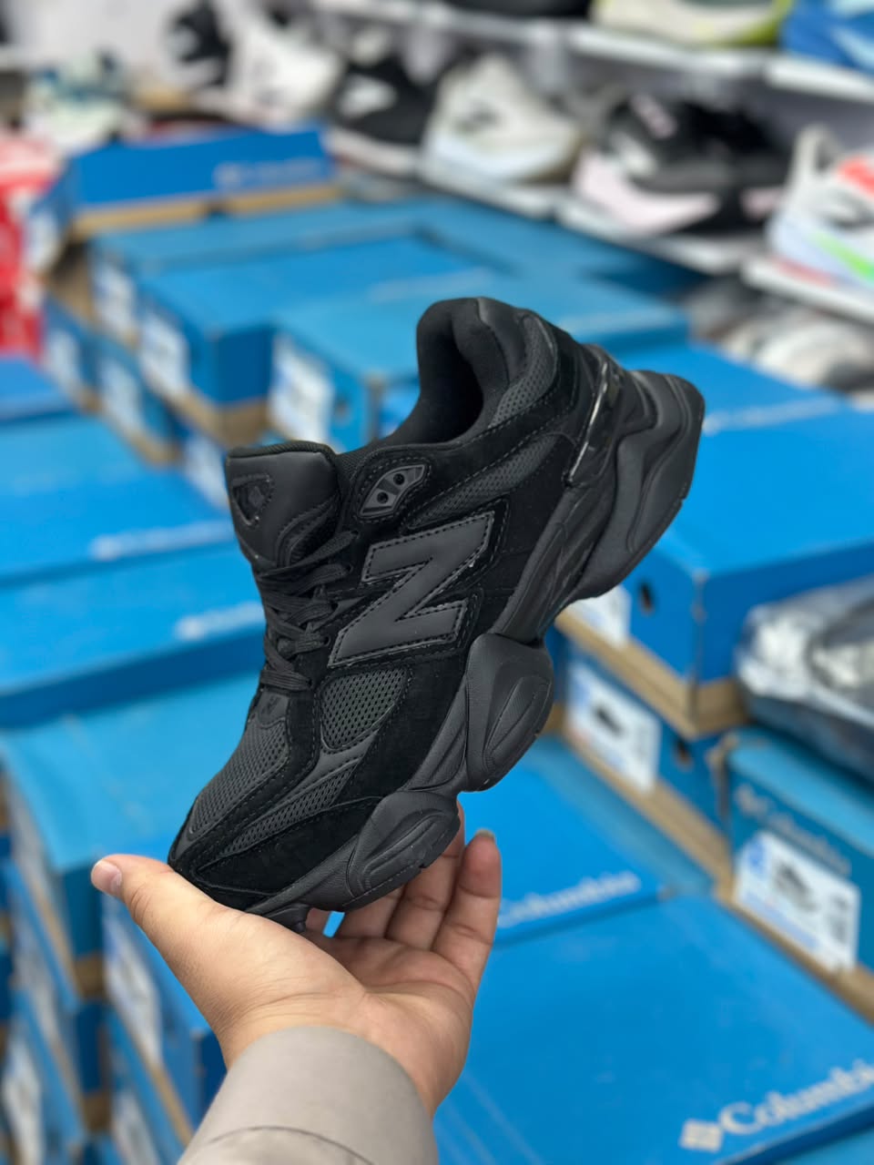 کتونی نیوبالانس ۹۰۶۰ Newbalance 9060پیاده رویی و رانینگ ساخت ویتنام وارداتی سایز ۴۰الی ۴۵ فروش تکی و عمده ضمانت کیفیت کالا