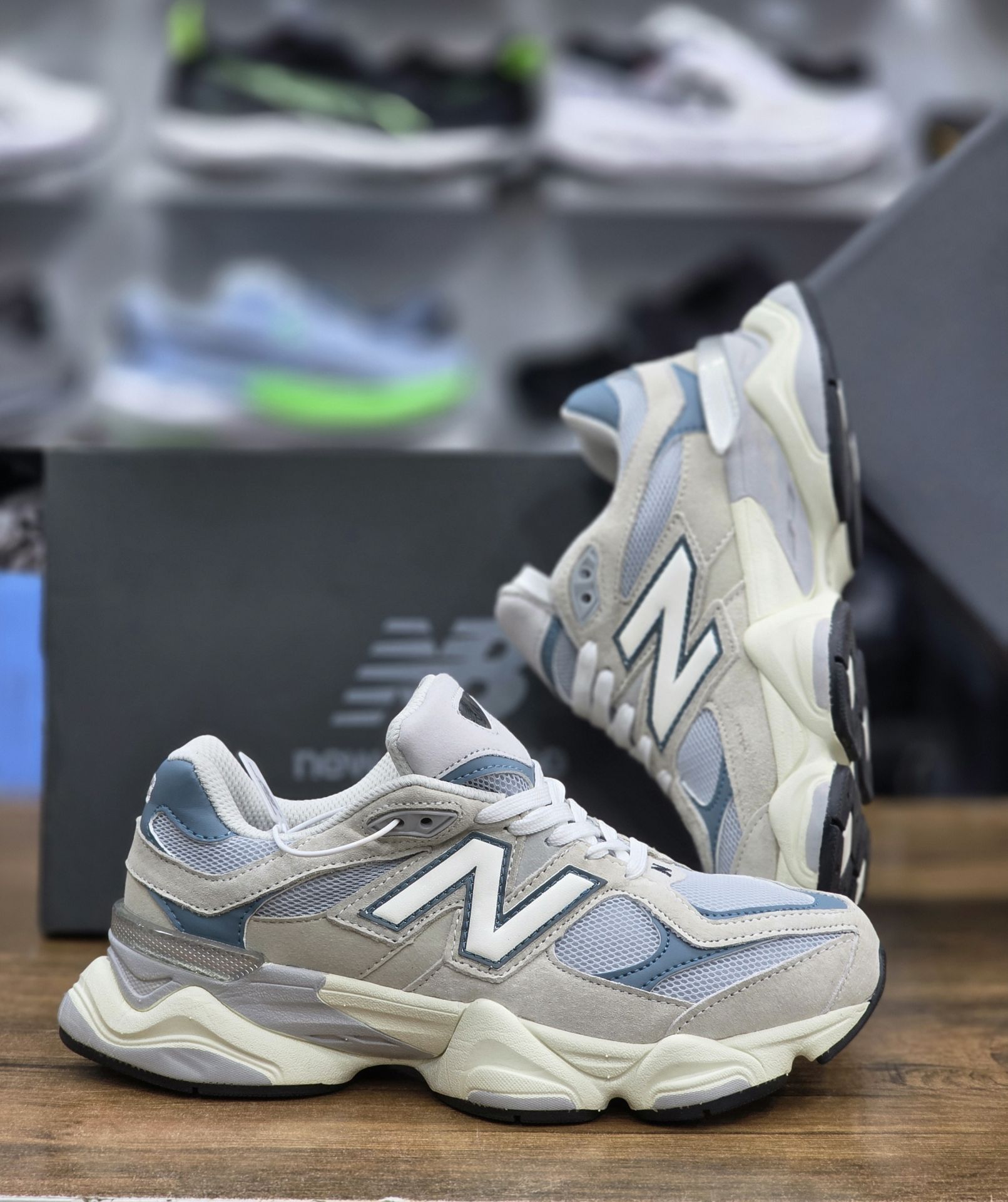 کتونی رانینگ و پیاده روی نیوبالانس ۹۰۶۰ Newbalance 9060ساخت ویتنام وارداتی سایز ۴۰الی ۴۵ فروش تکی و عمده ضمانت کیفیت کالا