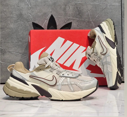 کتونی پیاده رویی و رانینگ نایک وی تو کی Nike V2k Runساخت ویتنام وارداتی سایز 37الی۴۵ فروش تکی و عمده ضمانت کیفیت کالا