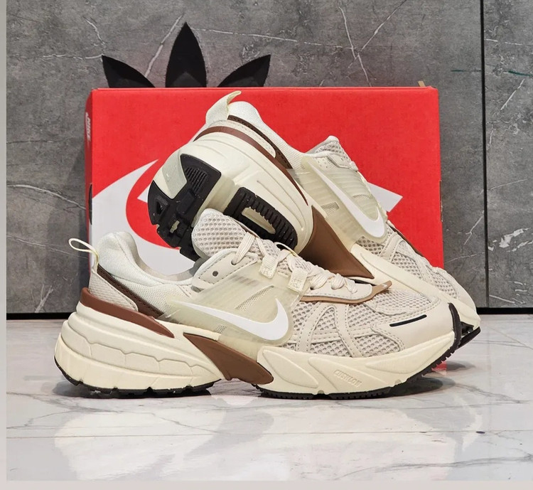 کتونی پیاده رویی و رانینگ نایک وی تو کی Nike V2k Runساخت ویتنام وارداتی سایز 37الی۴۵ فروش تکی و عمده ضمانت کیفیت کالا