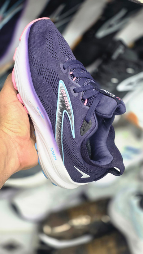 کتونی بروکس گلیسرین ۲۲ BROOKS GLYCERIN 2۲ساخت ویتنام وارداتی سایز ۳۸ الی ۴۵ضمانت کیفیت کالا فروش تکی و عمده