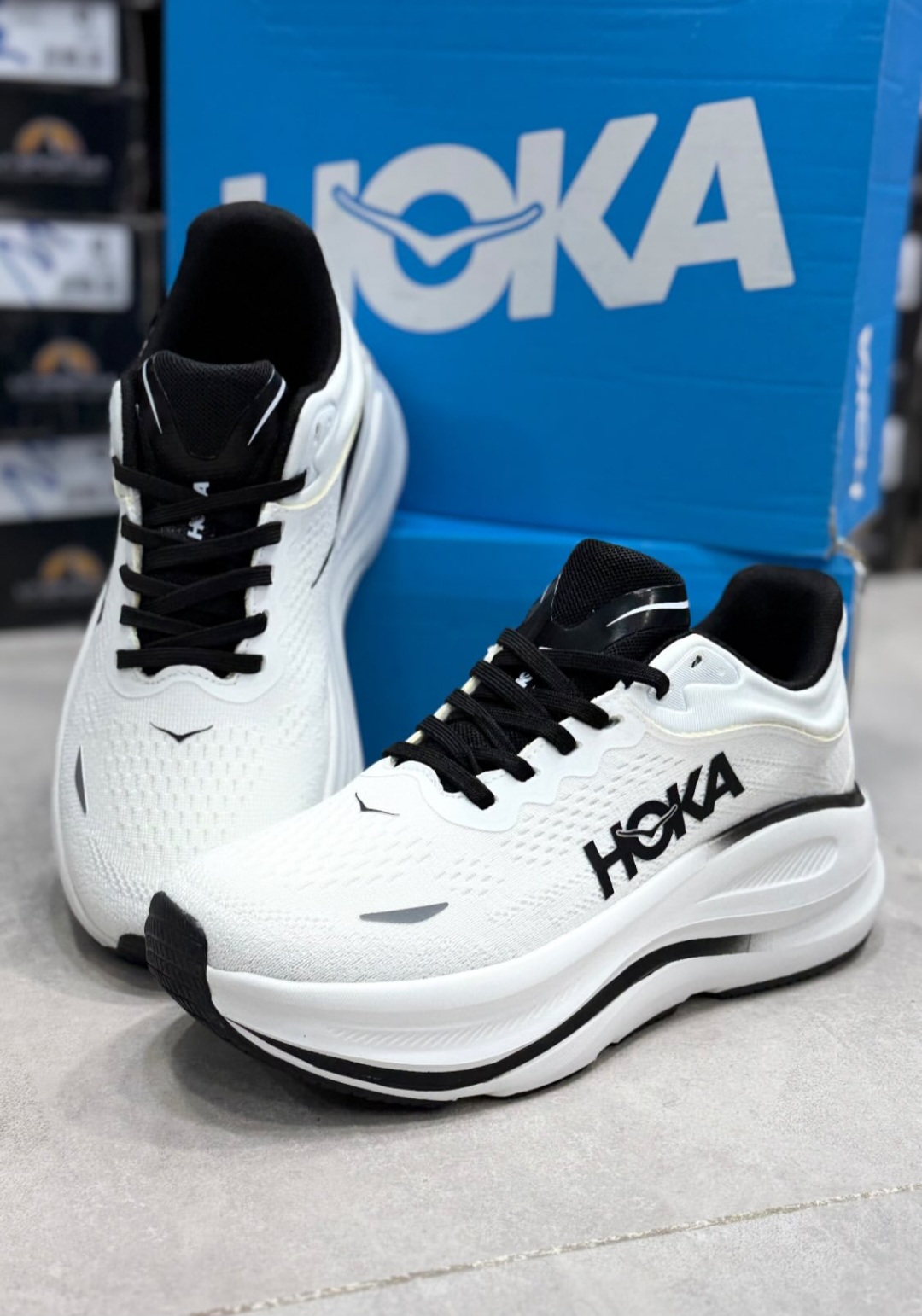 کتونی هوکا باندی ۹ Hoka bondi 9ساخت ویتنام وارداتی کیفیت مسترکوالیتی درجه ۱سایز ۴۰ الی ۴۵فروش تکی و عمده ضمانت اصالت کالا