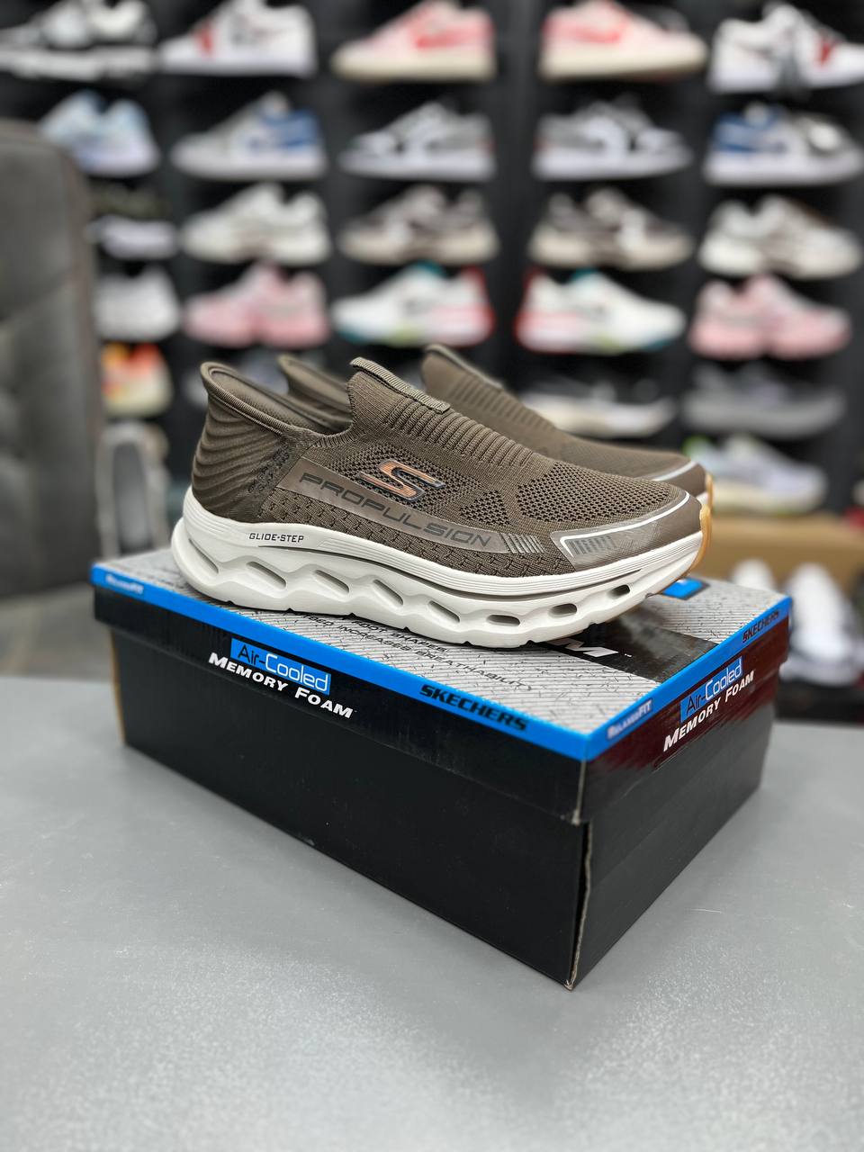 کتونی اسکیچرز اسلیپ اینزگو والک/Skechers GOwalk Slip-ins/ساخت ویتنام وارداتی فروش تکی و عمده/سایز ۴۰ تا۴۵ ضمانت کیفیت کالا