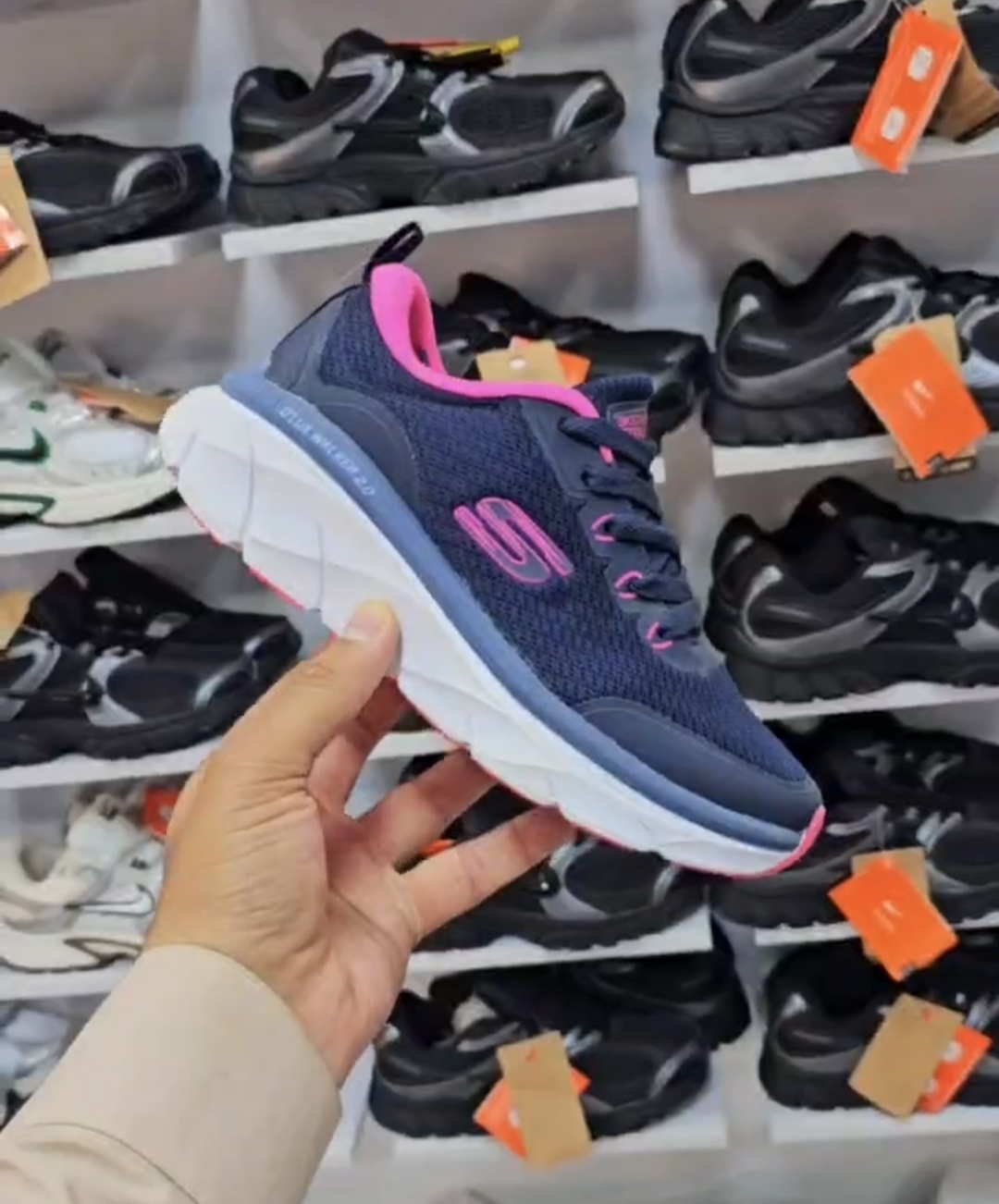 اسکیچرزSkechers Gorun Carbon-Infusedساخت ویتنام وارداتی سایز ۴۰ فروش بصورت تکی و عمده