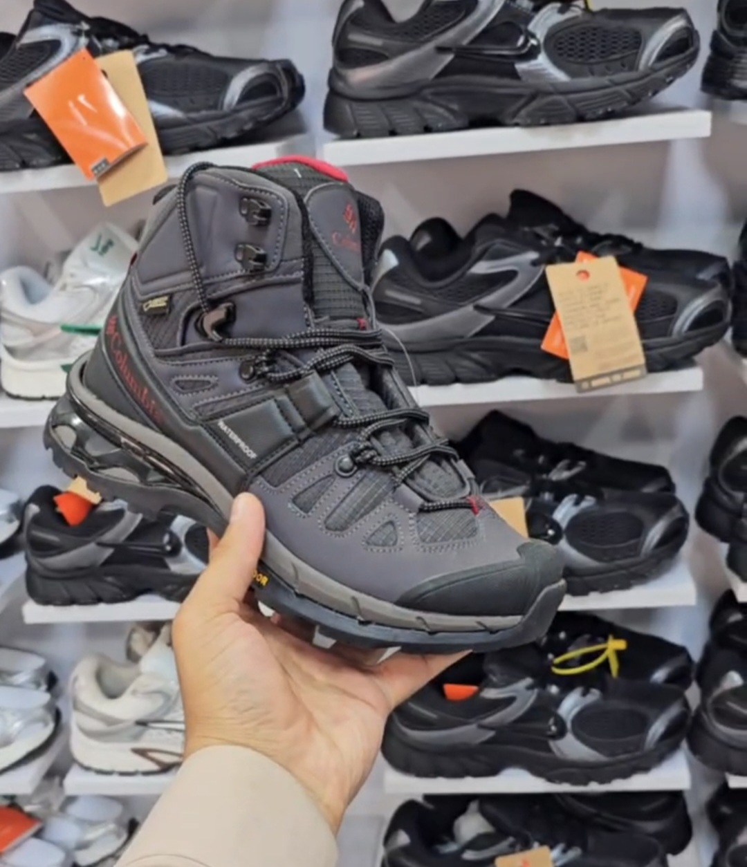 کلمبیا کوهنوردی ضدآب | Columbia Gore-Tex Waterproof ساخت ویتنام زیره ویبرام گورتکس سایز ۴۰ فروش عمده و تک