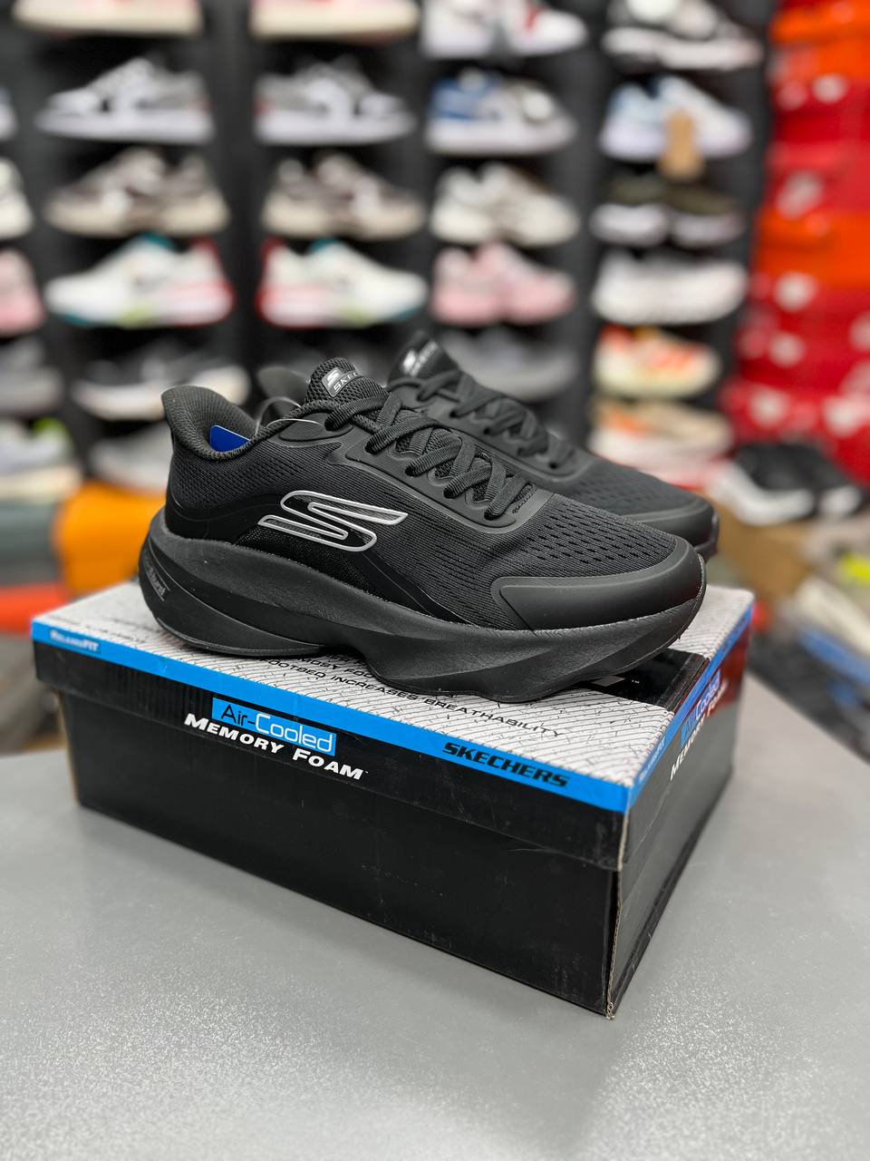کتونی اسکیچرز هایپر برست skechers Hyper Burst ساخت ویتنام وارداتی سایز۳۷ الی ۴۰فروش تکی و عمده ضمانت کیفیت کالا