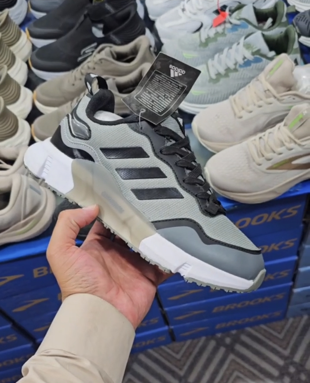 کتونی ادیداس Adidas Clima ساخت ویتنام وارداتی سایز ۴۱ الی ۴۵ ضمانت کیفیت کالا