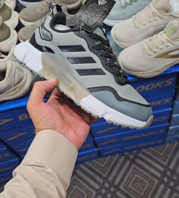 کتونی ادیداس Adidas Clima ساخت ویتنام وارداتی سایز ۴۱ الی ۴۵ ضمانت کیفیت کالا