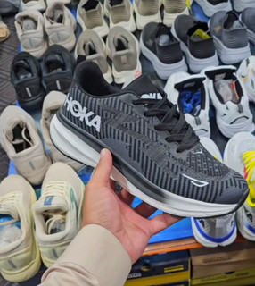 کتونی هوکا کلیفتون ۹ Hoka Clifton 9ساخت ویتنام وارداتی سایز 40الی ۴۵فروش تکی و عمده ضمانت کیفیت کالا
