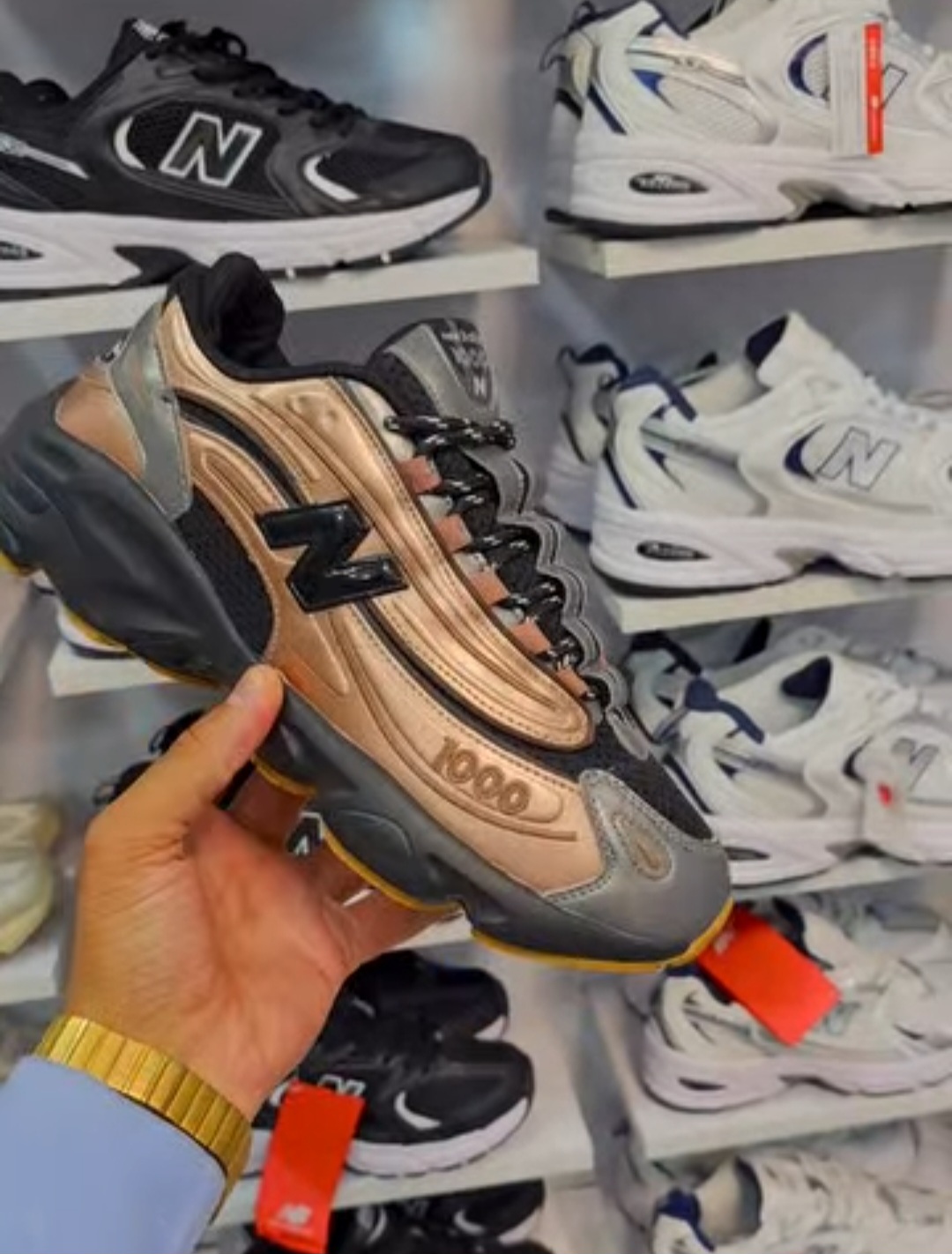 کتونی نیوبالانس ۱۰۰۰.Newbalance1000ساخت ویتنام وارداتی سایز ۴۰ تا ۴۵ فروش تکی و عمده ضمانت کیفیت کالا