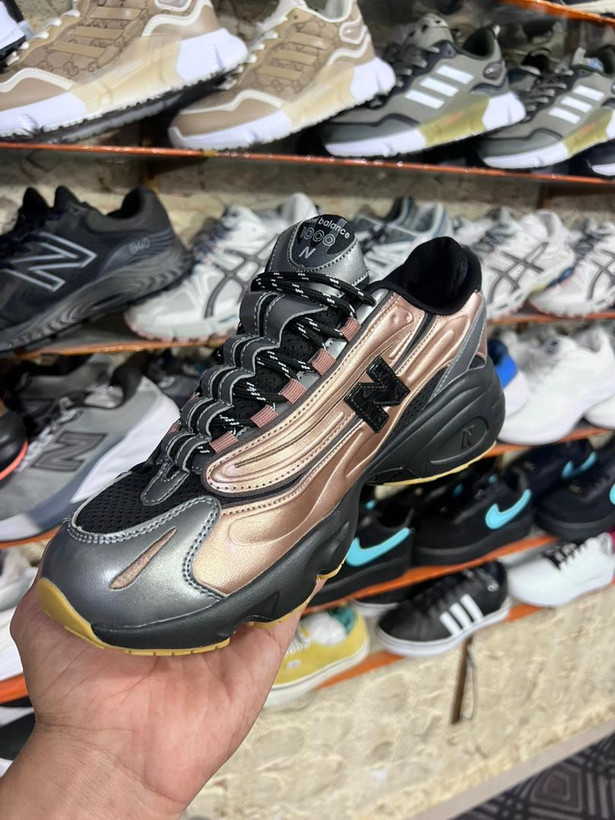 کتونی نیوبالانس ۱۰۰۰.Newbalance1000ساخت ویتنام وارداتی سایز ۴۰ تا ۴۵ فروش تکی و عمده ضمانت کیفیت کالا