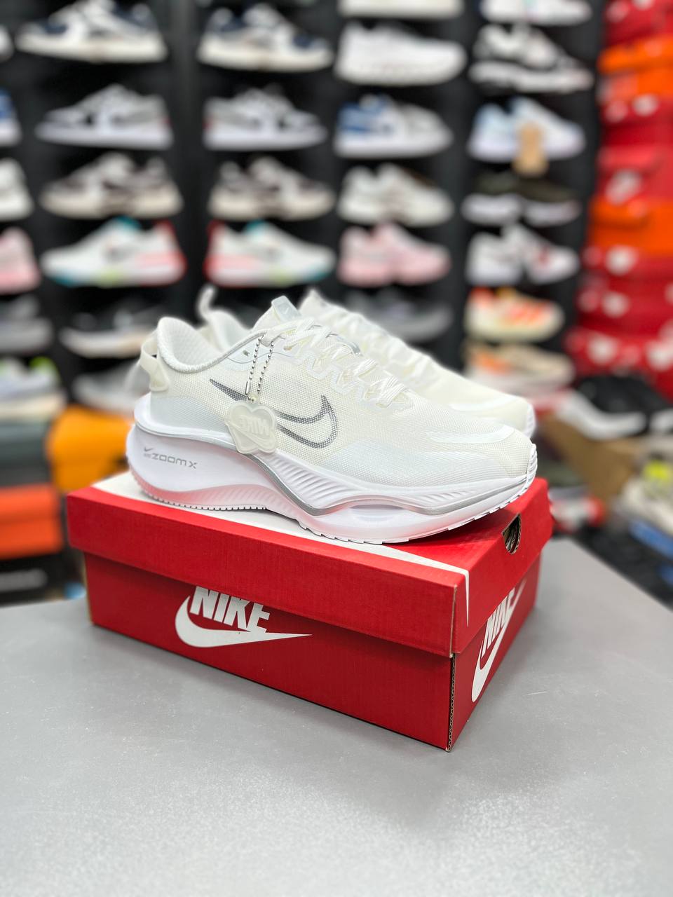 کتونی ویتنامی نایک زوم ایکس لبخندی Nike Zoom X ساخت ویتنام وارداتی سایز ۳۷ تا ۴۰ فروش تکی و عمده ضمانت کیفیت کالا