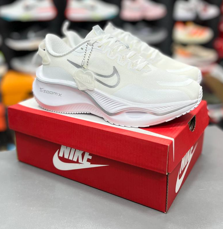 کتونی نایک زوم ایکس لبخندی Nike Zoom X ساخت ویتنام وارداتی سایز ۳۷ تا ۴۰ فروش تکی و عمده ضمانت کیفیت کالا