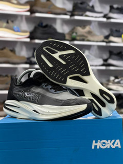 کتونی هوکا کربن دار ماچ ایکس HOKA Mach X 2 ساخت ویتنام وارداتی سایز ۴۰ الی ۴۵ضمانت کیفیت کالا