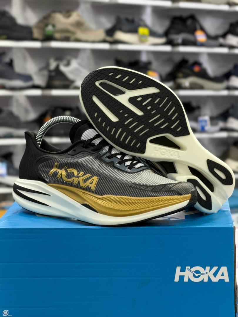 کتونی هوکا کربن دار ماچ ایکس HOKA Mach X 2 ساخت ویتنام وارداتی سایز ۴۰ الی ۴۵ضمانت کیفیت کالا