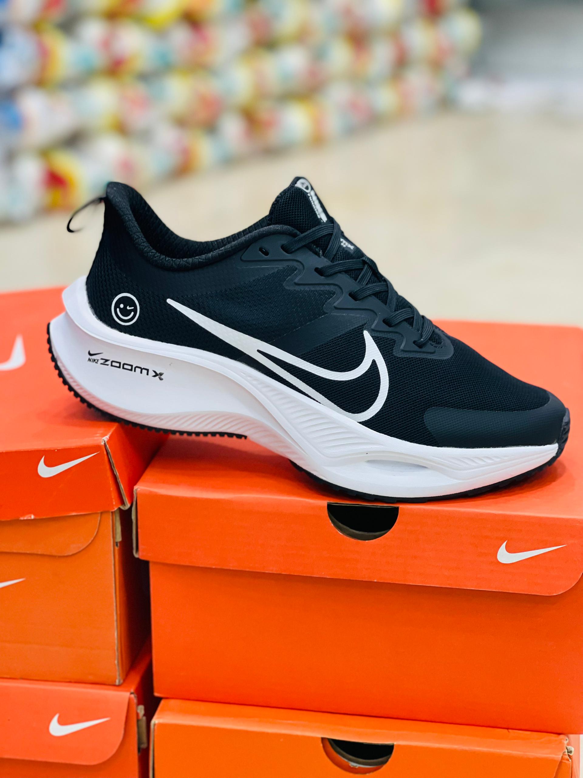 کتونی ویتنامی نایک زوم ایکس لبخندی Nike Zoom X ساخت ویتنام وارداتی سایز ۳۷ تا ۴۰ فروش تکی و عمده ضمانت کیفیت کالا