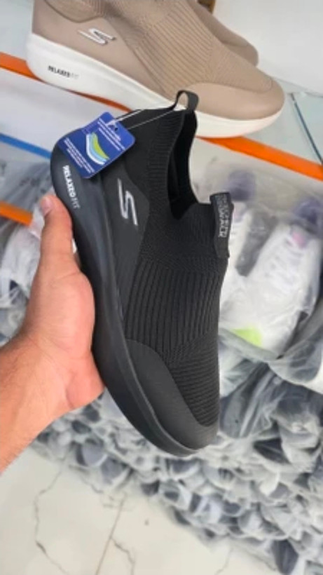 کتونی اسکیچرز بدون بند گو واک مسترکوالیتیSkechers Go Walk وارداتی ساخت ویتنام سایز ۴۰ الی ۴۵فروش تکی و عمده ضمانت کیفیت کالا
