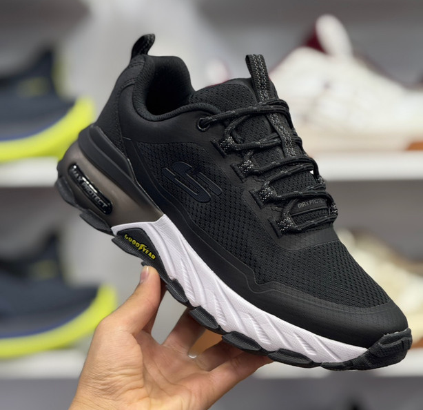 کتونی اسکیچرز مکس پروتکتSkechers Max Protect Goodyear سایز ۴۰ الی ۴۵بالاترین کیفیت مسترکوالیتی Aضمانت اصالت کالافروش تکی و عمده