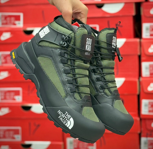 بوت کوهنوردی و طبیعت گردی نورث فیسThe North Face SOUKUUضد آب و رویه گورتکس زیره ویبرام ساخت ویتنام وارداتی سایز ۴۰ الی ۴۵ضمانت کیفیت کالا فروش تکی و عمده