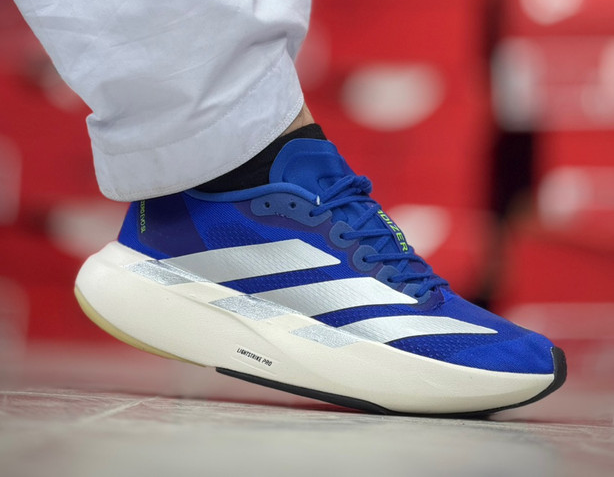 کتونی آدیداس آدی‌زیرو لایت‌استرایک پرو/Adidas Adizero Lightstrike Proساخت ویتنام وارداتی سایز 40 الی ۴۵ضمانت کالا فروش تک و عمده بالاترین کیفیت مسترکوالیتی A