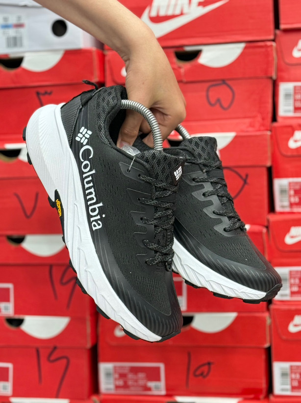 کتونی کلمبیا زیره ویبرام Columbia GORE-TEX ساخت ویتنام وارداتی سایز ۴۰ الی ۴۵ رویه گورتکس ضمانت کیفیت کالا فروش تکی و عمده