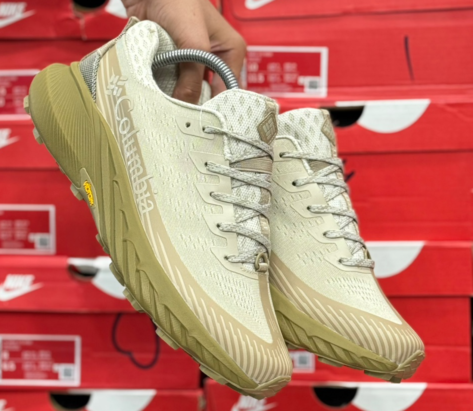 کتونی طبیعتگردی کلمبیا زیره ویبرام Columbia GORE-TEX ساخت ویتنام وارداتی سایز ۴۰ الی ۴۵ رویه گورتکس ضمانت کیفیت کالا فروش تکی و عمده