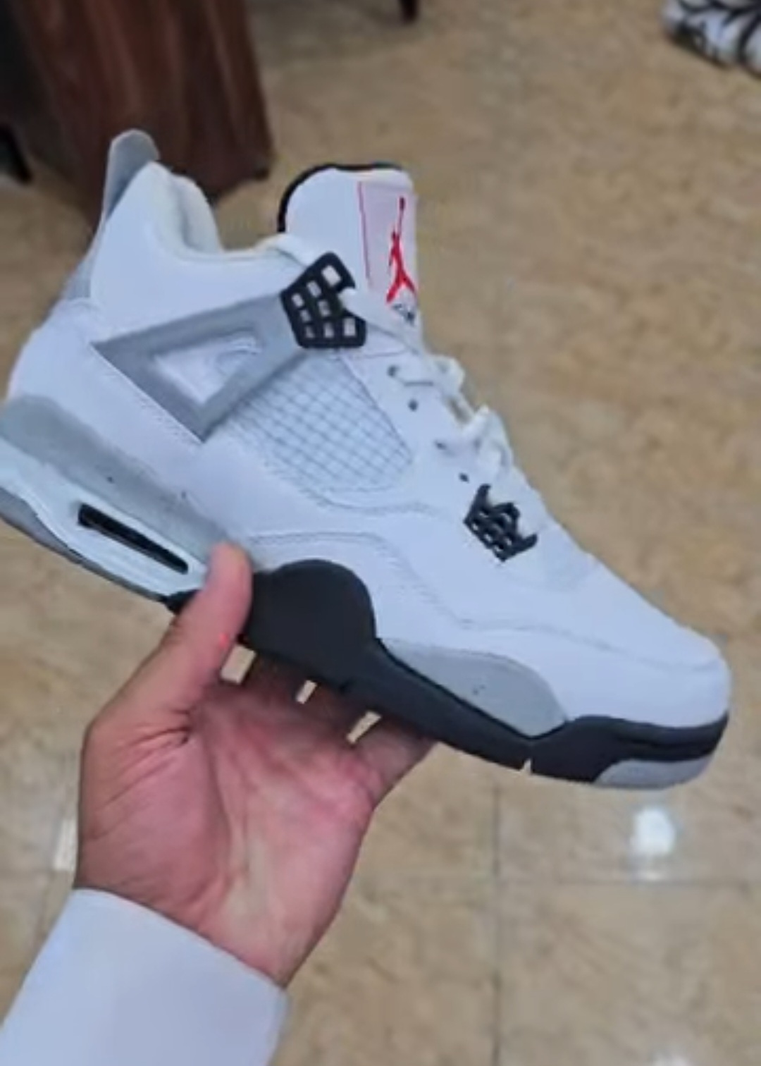 کتونی نایک ایر جردن 4 Nike Air jordan 4ساخت ویتنام وارداتی سایز ۴۳ الی ۴۷فروش عمده و تک ضمانت کیفیت کالا
