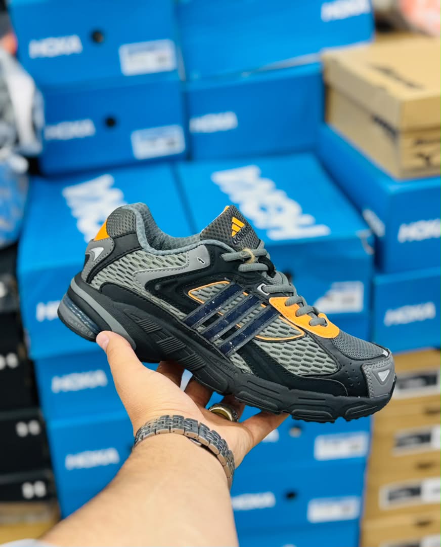 کتونی آدیداس فارماتون Adidas Pharmaton وارداتی ساخت ویتنام سایز ۴۰الی۴۵ضمانت اصالت کالا بالاترین کیفیت مسترکوالیتی A فروش تکی و عمده