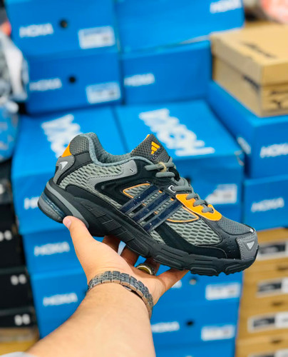 کتونی آدیداس فارماتون Adidas Pharmaton وارداتی ساخت ویتنام سایز ۴۰الی۴۵ضمانت اصالت کالا بالاترین کیفیت مسترکوالیتی A فروش تکی و عمده