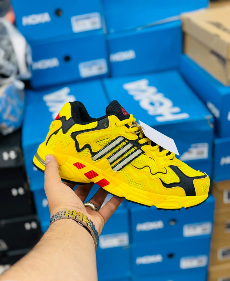 کتونی آدیداس فارماتون Adidas Pharmaton وارداتی ساخت ویتنام سایز ۴۰الی۴۵ضمانت اصالت کالا بالاترین کیفیت مسترکوالیتی A فروش تکی و عمده