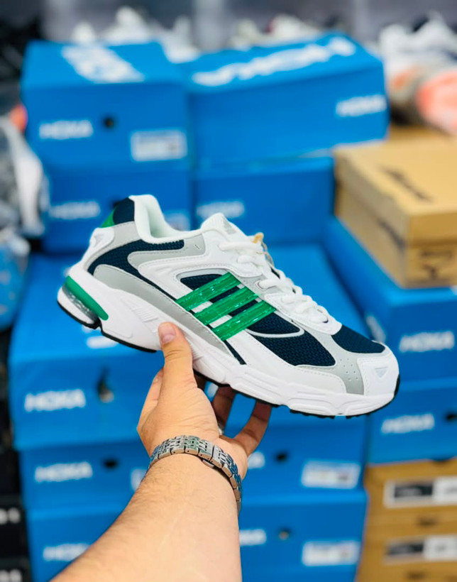کتونی آدیداس فارماتون Adidas Pharmaton وارداتی ساخت ویتنام سایز ۴۰الی۴۵ضمانت اصالت کالا بالاترین کیفیت مسترکوالیتی A فروش تکی و عمده