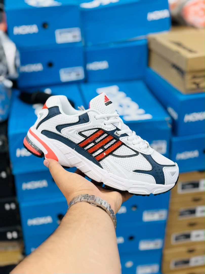 کتونی آدیداس فارماتون Adidas Pharmaton وارداتی ساخت ویتنام سایز ۴۰الی۴۵ضمانت اصالت کالا بالاترین کیفیت مسترکوالیتی A فروش تکی و عمده
