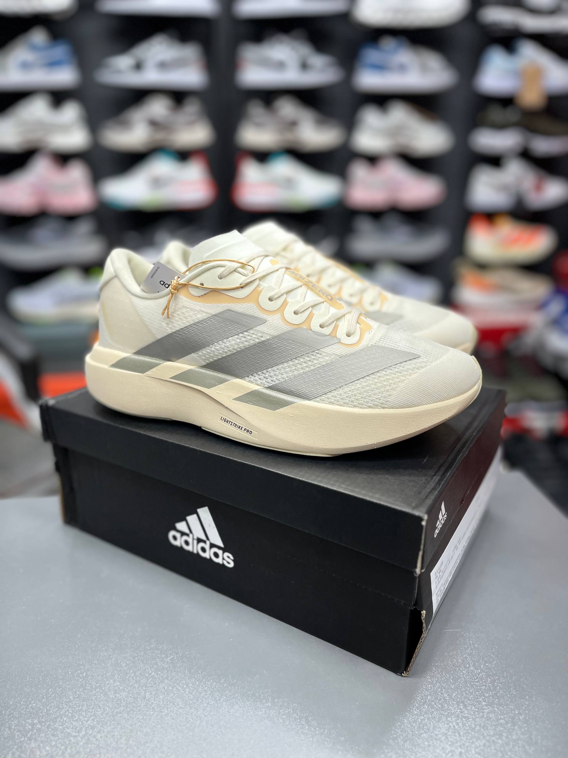 آدیداس آدیزیرو Adidas Adizero EVO SLساخت ویتنام وارداتی سایز 40 الی ۴۵ضمانت کالا فروش تکی و عمده بالاترین کیفیت مسترکوالیتی A