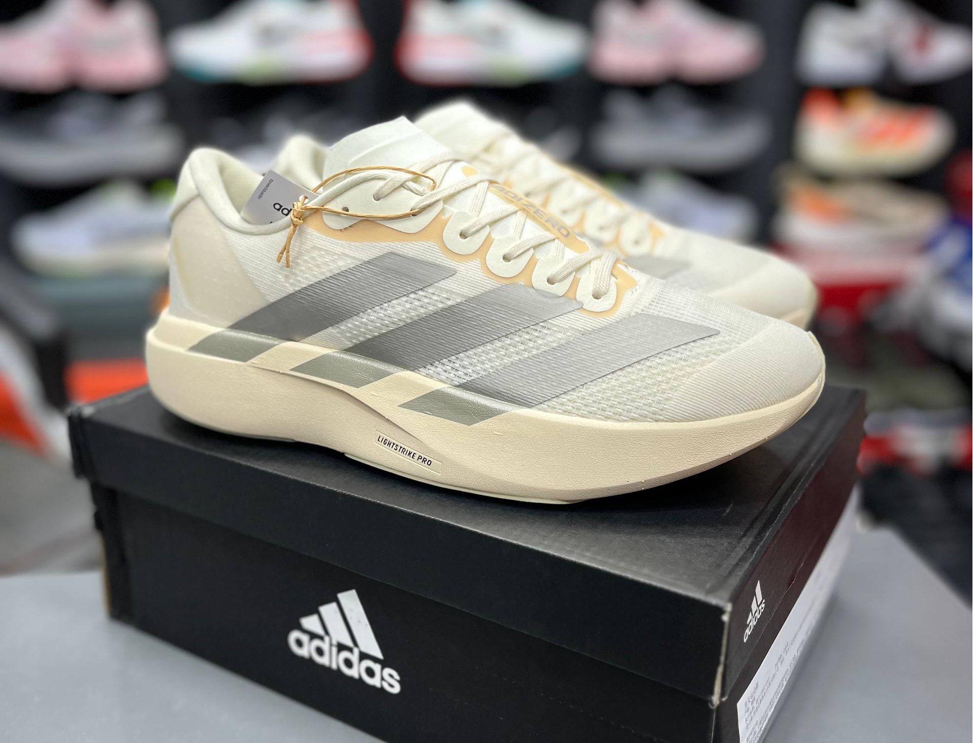 آدیداس آدیزیرو Adidas Adizero EVO SLساخت ویتنام وارداتی سایز 40 الی ۴۵ضمانت کالا فروش تکی و عمده بالاترین کیفیت مسترکوالیتی A