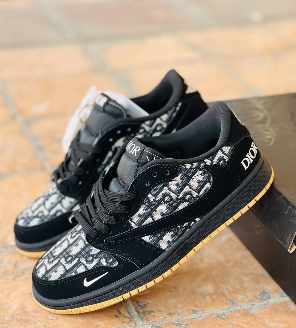 کتونی نایک ترویس Travis Scott xساخت ویتنام وارداتی سایز ۳۷الی۴۵فروش تکی و عمده ضمانت اصالت کالا بالاترین کیفیت درجه ۱