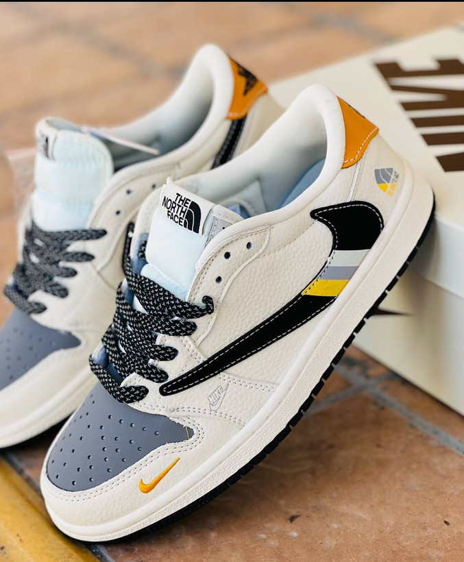 کتونی نایک ترویس Travis Scott xساخت ویتنام وارداتی سایز ۳۷الی۴۵فروش تکی و عمده ضمانت اصالت کالا بالاترین کیفیت درجه ۱