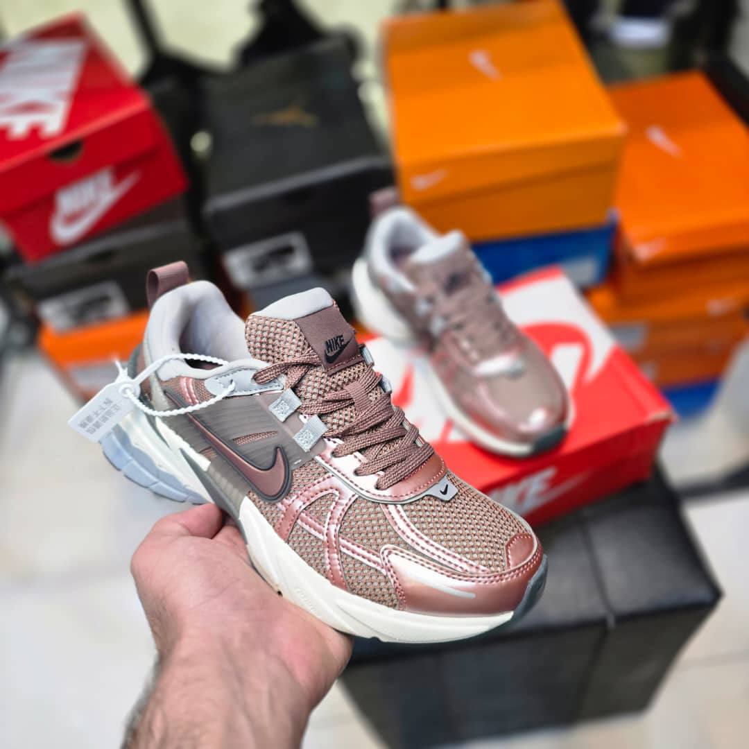 کتونی نایک وی تو کی مسترکوالیتی Nike V2k Runساخت ویتنام وارداتی سایز 37الی40 فروش تکی و عمده ضمانت کیفیت کالا