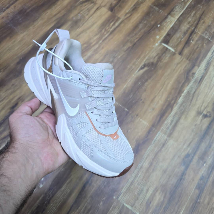 کتونی نایک وی تو کی مسترکوالیتی Nike V2k Runساخت ویتنام وارداتی سایز 37الی40 فروش تکی و عمده ضمانت کیفیت کالا
